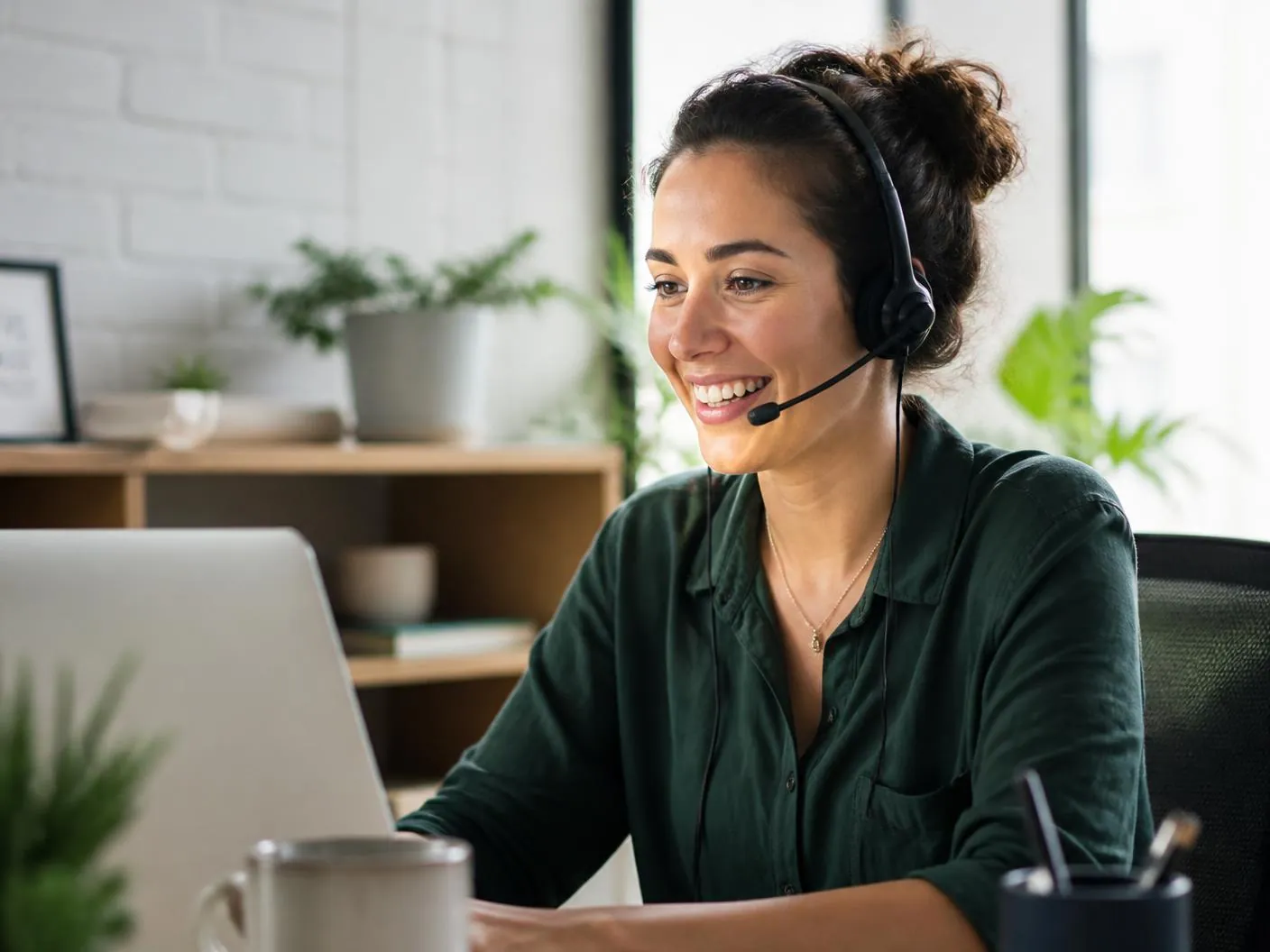 Community E-commerce support specialist helping a merchant Community E-commerce support specialist helping a merchant